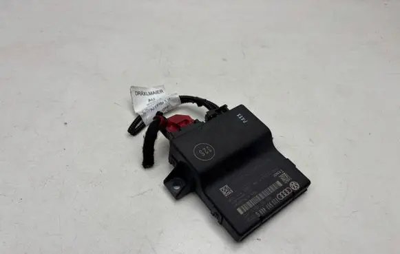 Audi Q3 8U Gateway control module 8F002316 8U0907468G