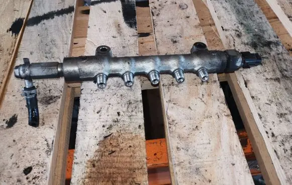 Subaru Forester SH Fuel main line pipe