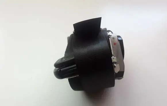 Ford Focus Front seatbelt 5660654