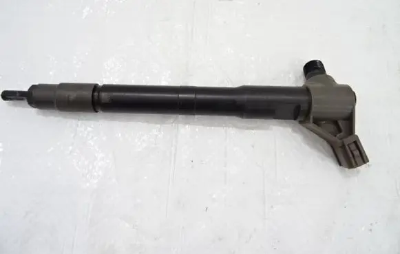 Mazda CX-3 Fuel injector SH0113H50