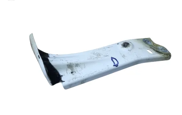 Skoda Octavia Mk3 (5E) Fender mounting bracket 5E0821142