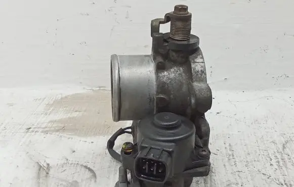 Toyota Corolla Verso E121 Throttle valve 6967221020