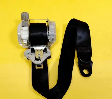 Nissan Micra Front seatbelt 33057369