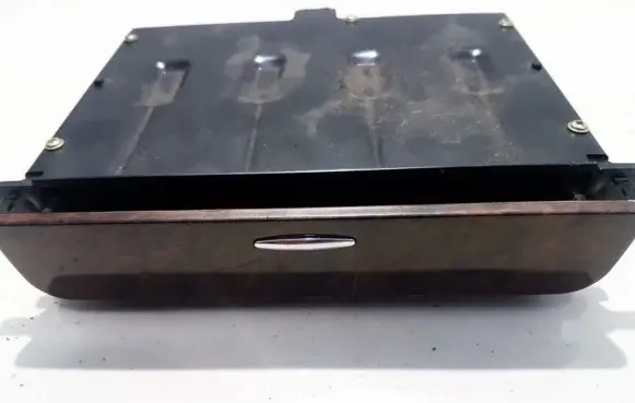 Hyundai XG Glove box