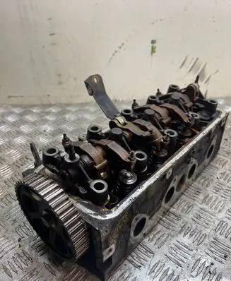 Citroen Xsara Picasso Engine head 9634005210