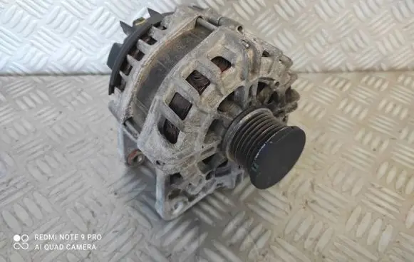 Nissan X-Trail T32 Generator/alternator 231004742R