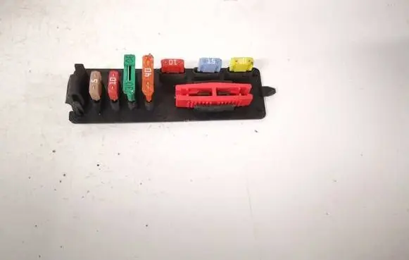 Citroen C4 I Fuse box set 9637466280