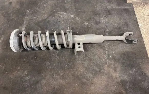 BMW 5 GT F07 Front shock absorber/damper 6778788