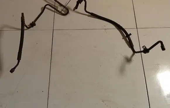 Volkswagen Golf IV Power steering hose/pipe/line 