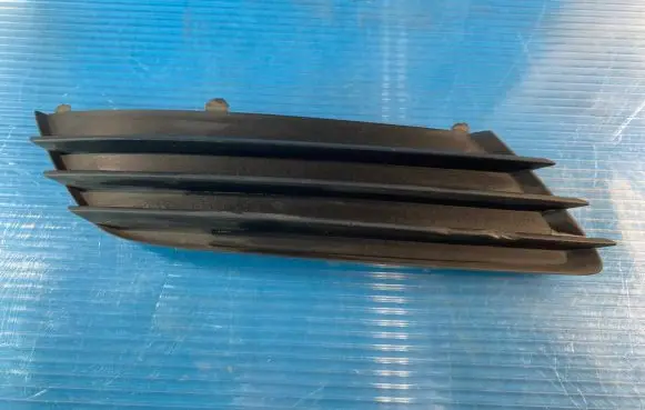 Opel Astra H Front bumper lower grill 13117251