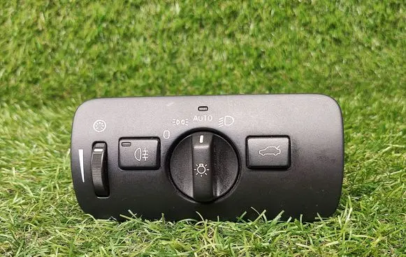 Volvo V40 Light switch 30739424