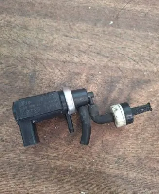 Audi A6 S6 C5 4B Turbo solenoid valve 059906627B