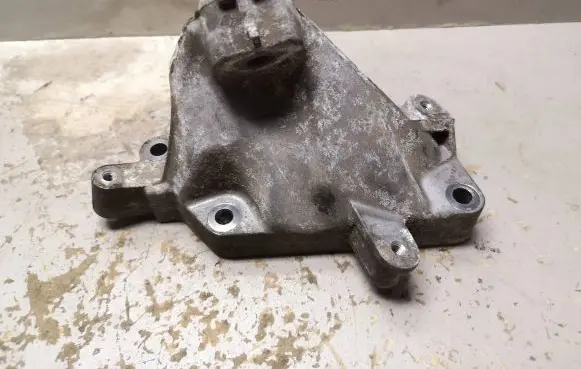 Mercedes-Benz ML W164 Engine mounting bracket A6292230204