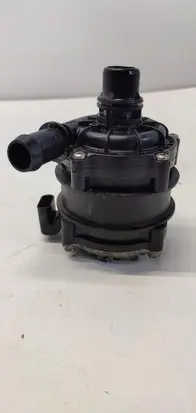 Volvo XC40 Water pump 32222737
