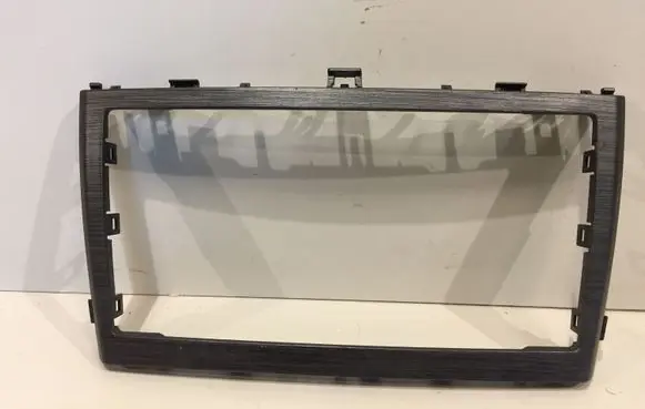 Radio/GPS head unit trim
