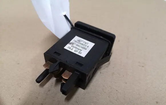 Ford Galaxy Windscreen/window heater switch 7M5959622B YM2118K574BBW