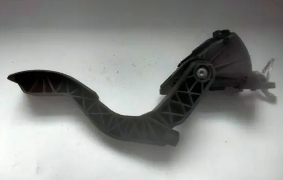 Audi A4 S4 B5 8D Accelerator throttle pedal 8D1721523 6PV00777007