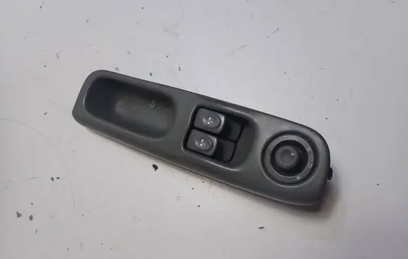 Renault Twingo I Electric window control switch