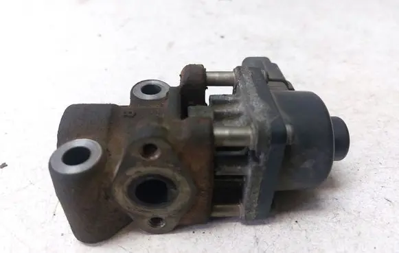 Suzuki Swift I EGR valve 79073A
