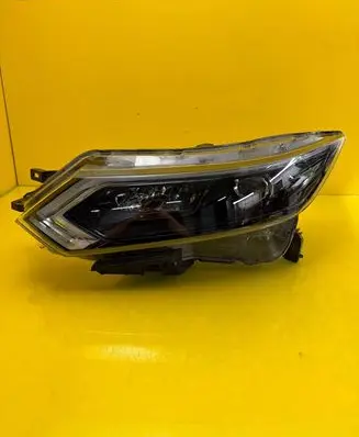 Nissan Qashqai Headlight/headlamp 10019011
