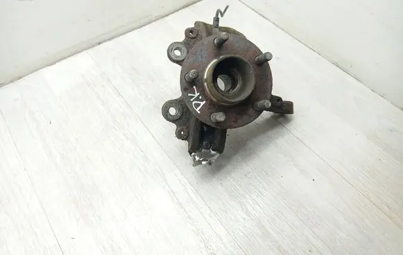 Ford Focus Front wheel hub 3m513k17