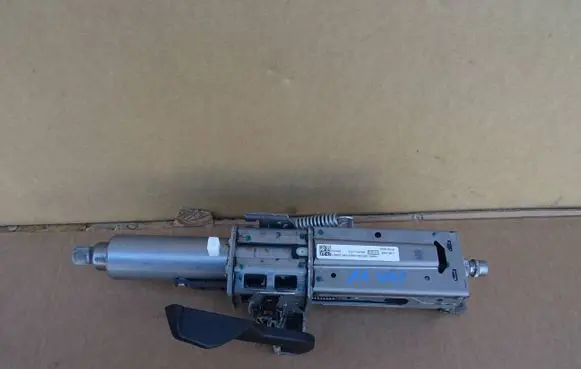 BMW X1 U11 Steering wheel axle 6891198 93186