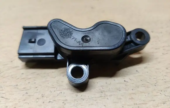 Mazda 3 II Sensor 8S4G9P471AA