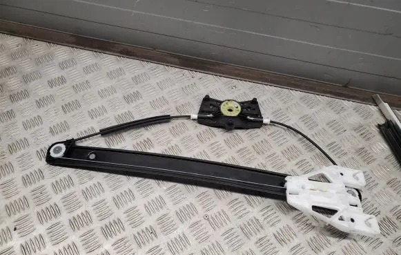 Audi Q3 F3 Rear window lifting mechanism without motor 83A839461