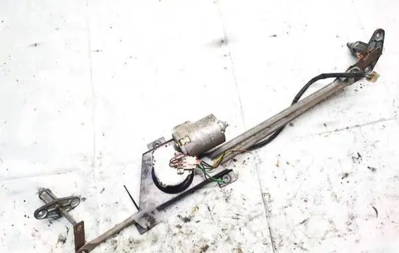 Volkswagen I LT Front wiper linkage and motor