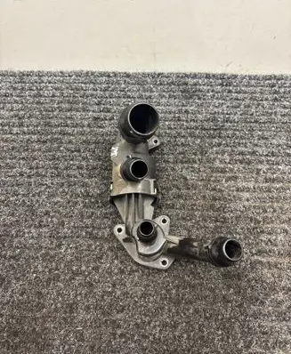 BMW 5 G30 G31 Engine coolant pipe/hose 8576289