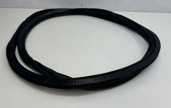 Volvo XC60 Front door rubber seal 31424344