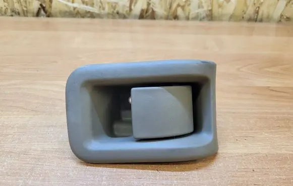Volvo V70 Engine bonnet (hood) release handle 30779851
