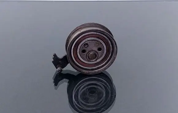 Audi A4 S4 B5 8D Belt tensioner pulley 337141A BB10207B