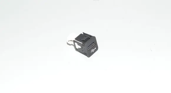 BMW X7 G07 USB socket connector 9229294 84109229294