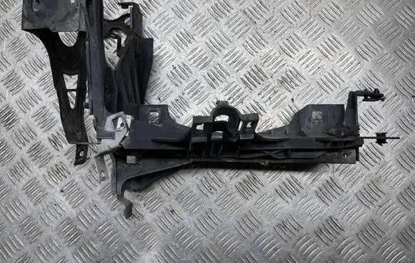 BMW 5 F10 F11 Headlight/headlamp mounting bracket 7200793 11071510