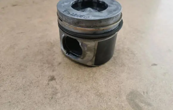 Piston