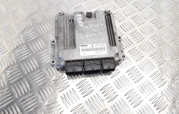 Renault Laguna III Engine control unit/module 0281014354 8200726880 1039S21451