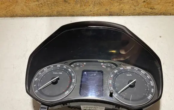 Skoda Octavia Mk2 (1Z) Speedometer (instrument cluster) V0918056 1Z0920841D SKZ7Z0E3016870