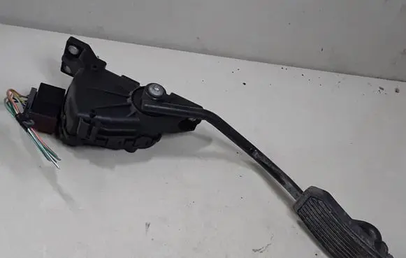 Nissan Primera Accelerator throttle pedal 18002AU410 6PV00862001