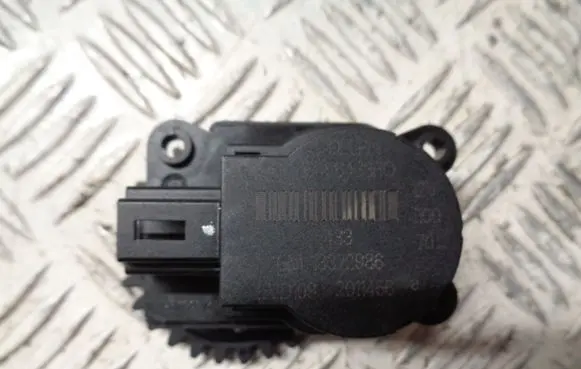 Chevrolet Cruze Air flap motor/actuator 13372986