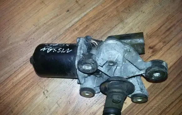 Nissan Sunny Wiper motor