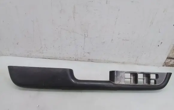Nissan X-Trail T30 Front door interior handle trim 