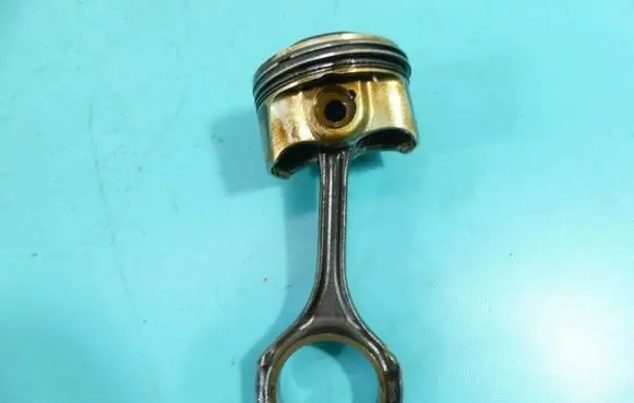 Mercedes-Benz C W204 Piston 272947 IMPRK1340423