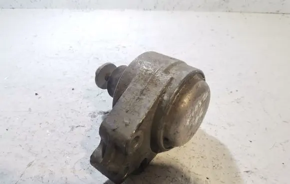 Ford Fiesta Engine mount bracket