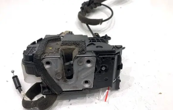 Renault Clio IV Front door lock 805033000R