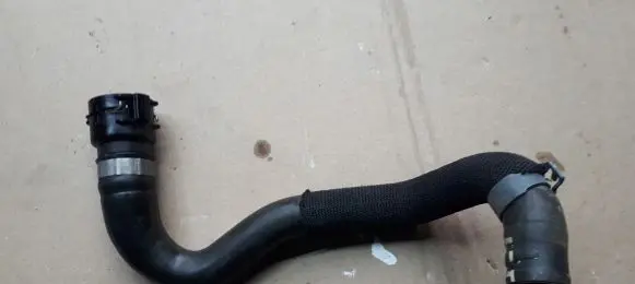 Audi A4 S4 B9 8W Engine coolant pipe/hose 8W0122073H