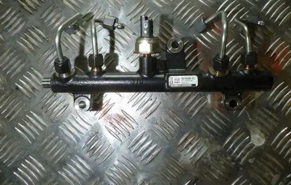 Citroen C5 Fuel main line pipe 9681909680