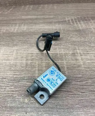 BMW 5 E39 Antenna control unit 8362532
