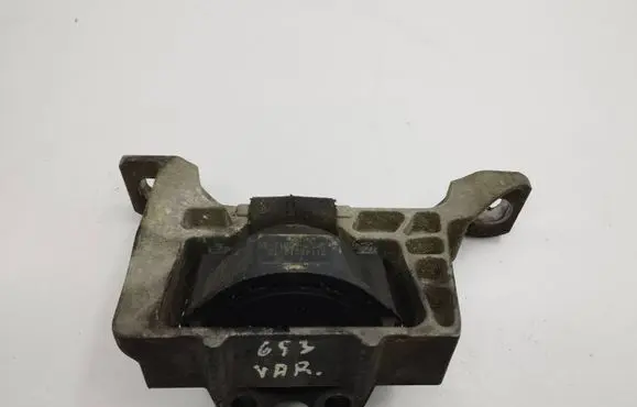 Engine mount bracket