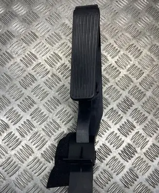 Mercedes-Benz E W211 Accelerator throttle pedal A2113000404 91718311